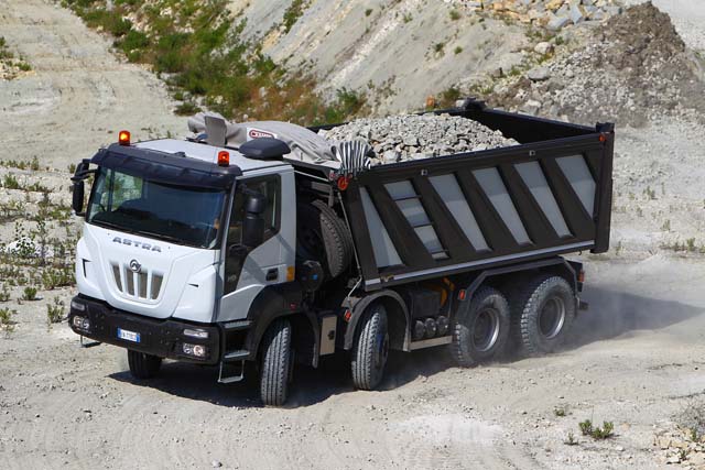 Astra es un especialista en dúmpers extraviales que forma parte del grupo CNH International como Iveco.